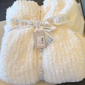 Barefoot Dreams Cream Throw Blanket brand new !! Gorgeous and comfortable!